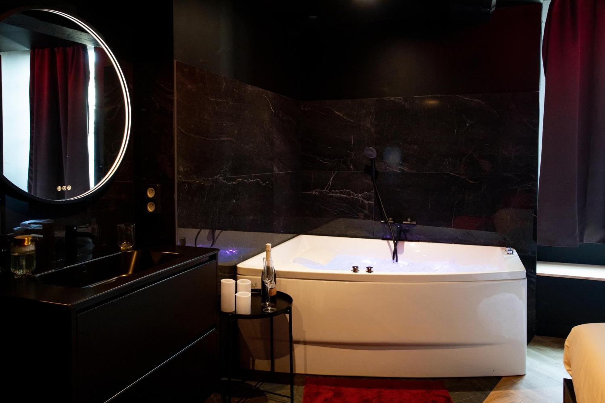 La Suite Spa & Cinema Saint-Lambert-du-Lattay Buitenkant foto